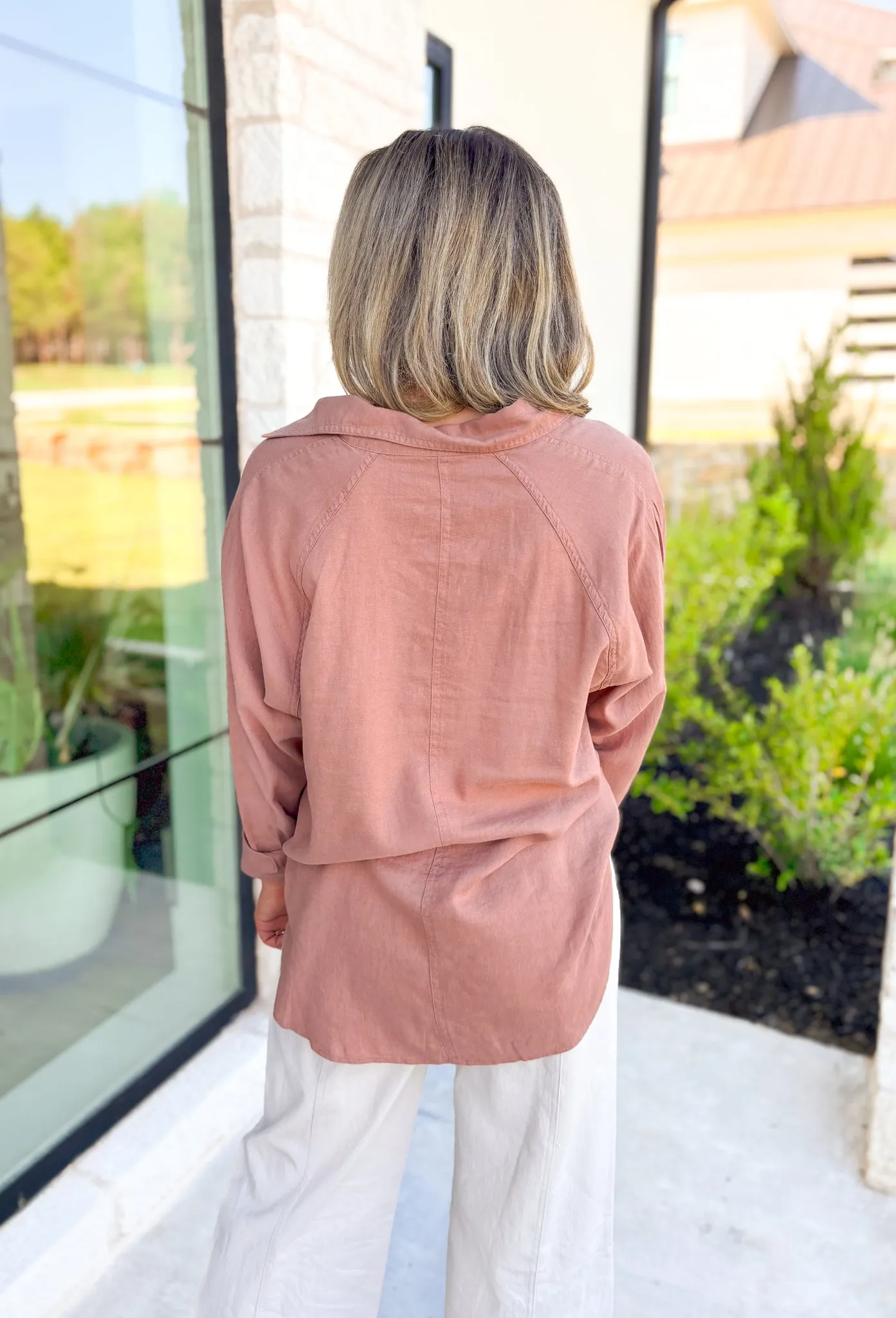 Z SUPPLY Perfect Linen Top in Mocha Mousse